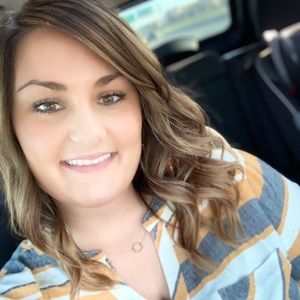 Meet your Posher, Nicole